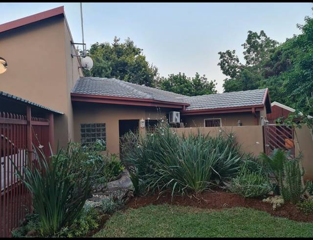 4 BEDROOM HOUSE FOR SALE IN SINOVILLE